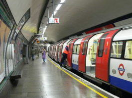 Metropolitana di notte a Londra: presto treni 24 ore al giorno