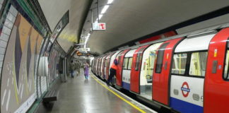 Metropolitana di notte a Londra: presto treni 24 ore al giorno